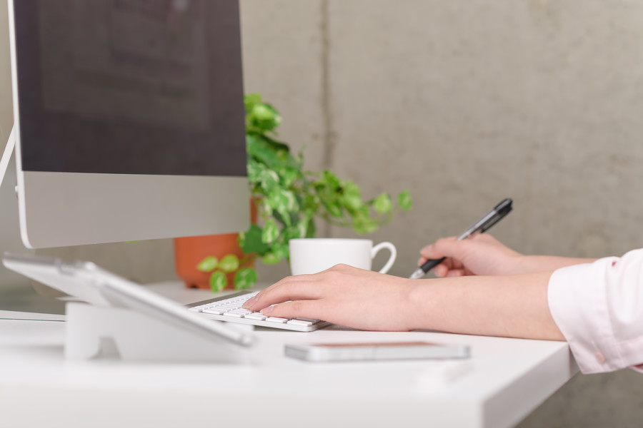 上海律師如何參與律師協會的社會公益活動和法律援助項目？