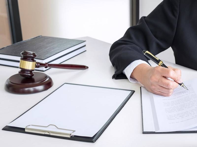 上海律師如何遵守律師協會關于防止利益沖突和保密的規定？